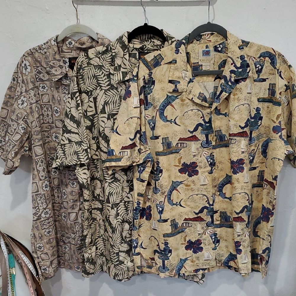 3 Vintage Hawaiian Print Men's Shirts - Woolrich & Kahala